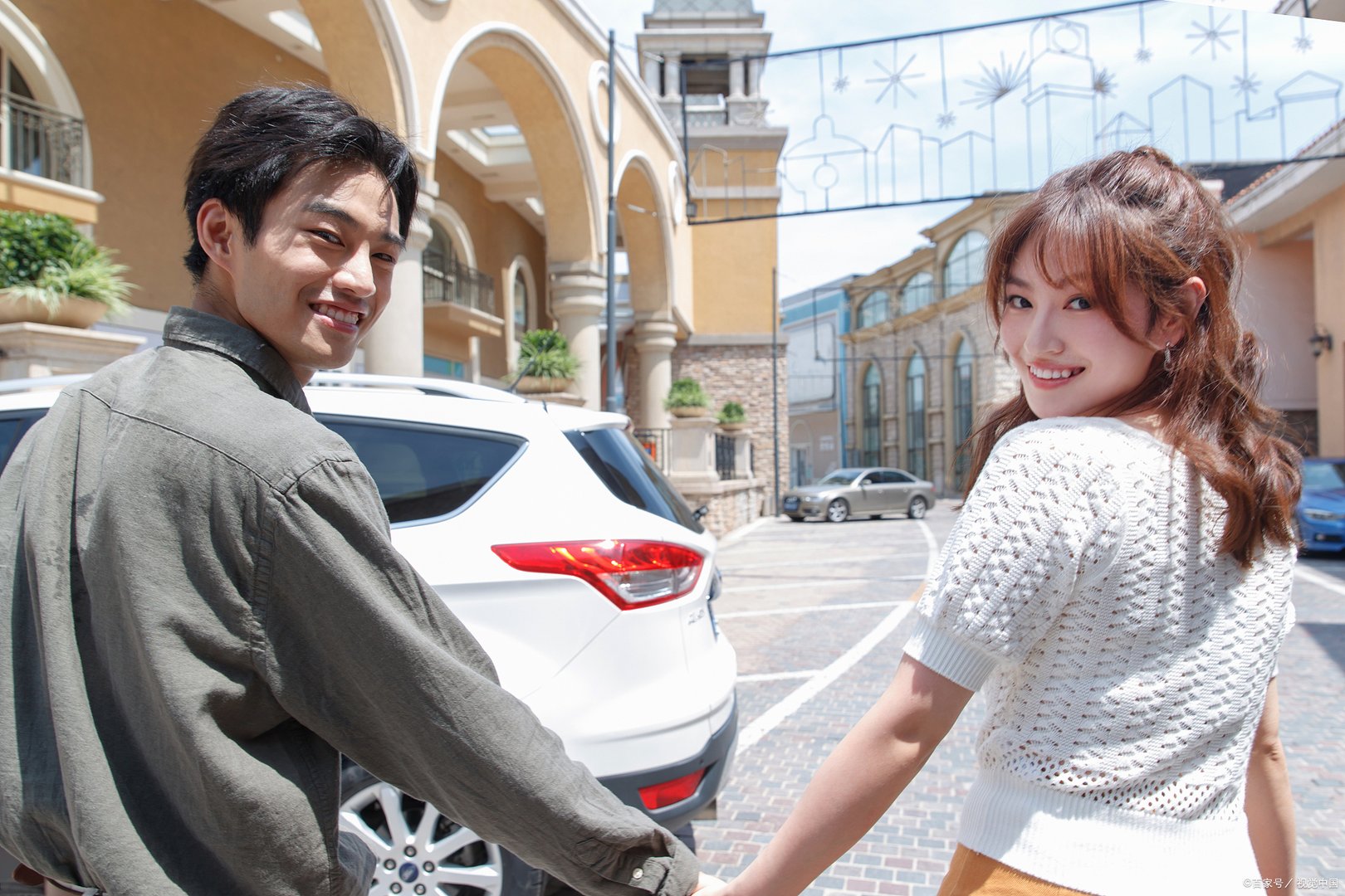 对于恋爱中的两个人是属于互补的，对此你有什么看法吗？