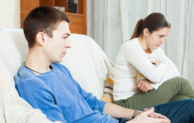 两人的爱情中，如果出现第三者该怎么办？