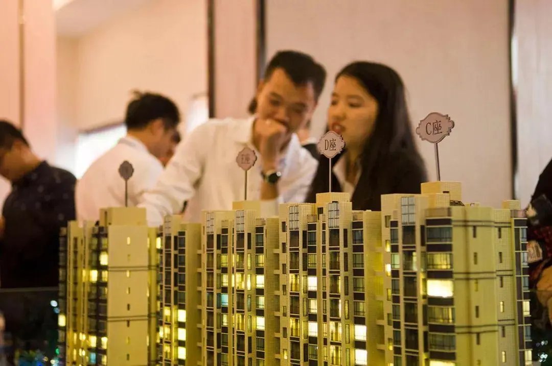 多地以财政补贴提振楼市，现在买房真的划算吗？