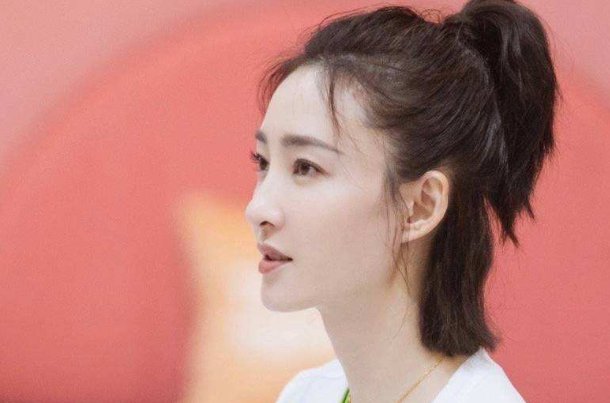 王丽坤在新的小组很开心，对比之前是不是高下立见？