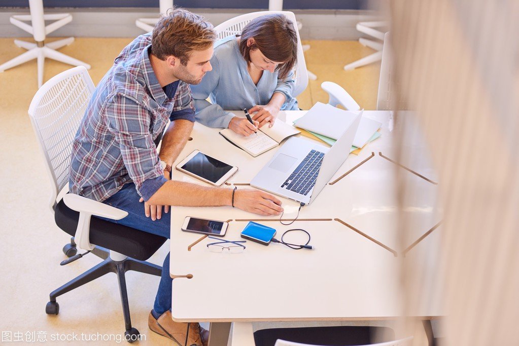 《星辰大海》中，文馨被恒之开除，是什么原因造成的？