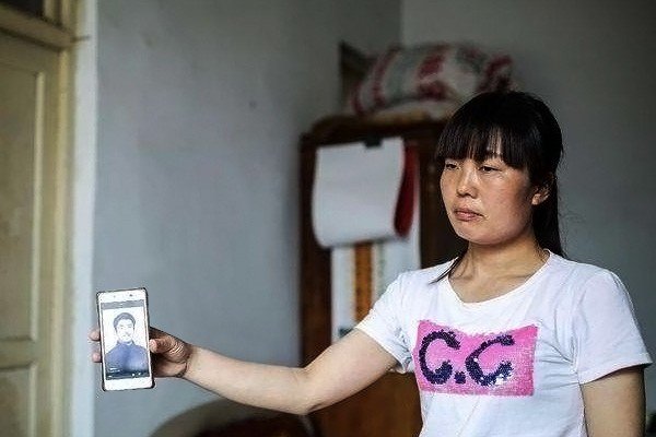 凶手逃亡20年终被抓获，女子红眼向警方道谢，她与凶手有何不共戴天之仇？