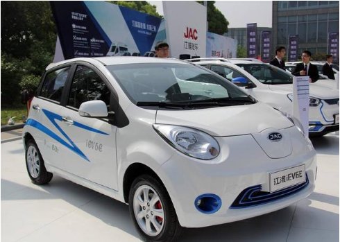 为什么新能源车卖一台亏一万？