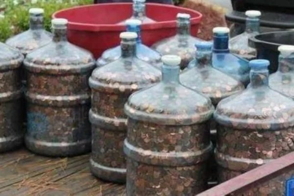 满满当当的什么填空