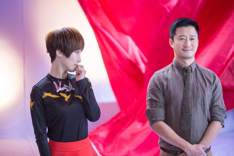 谢楠轻拉吴京衣角示爱，甜蜜庆祝结婚七周年，他们当初是如何相识的？