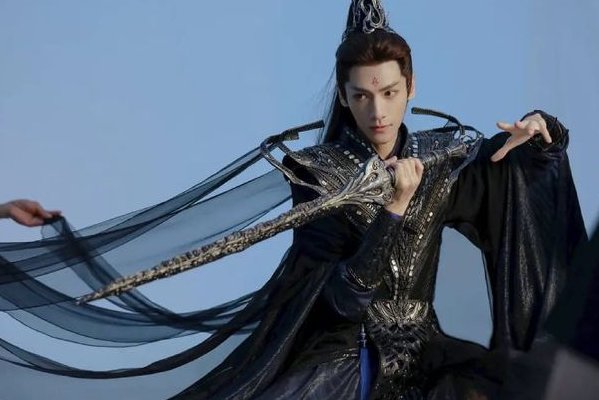 长月烬明断更原因