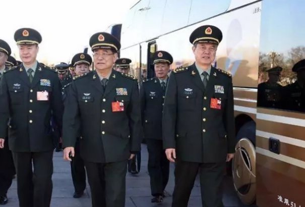 军长低吼了一声释放了什么