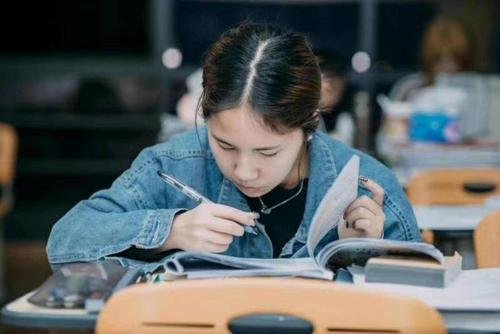 委员建议高考可以让学生选择性考试，你支持这一建议吗？