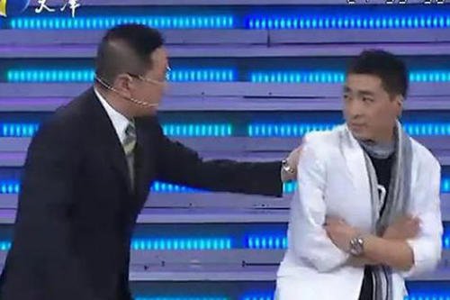 海归求职者被张绍刚质疑学历 当场昏厥 ，求《非你莫属》的这一个节目的视频连接，不要告诉我去哪里找，