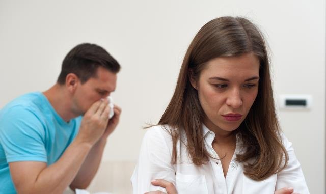 两人的爱情中，如果出现第三者该怎么办？