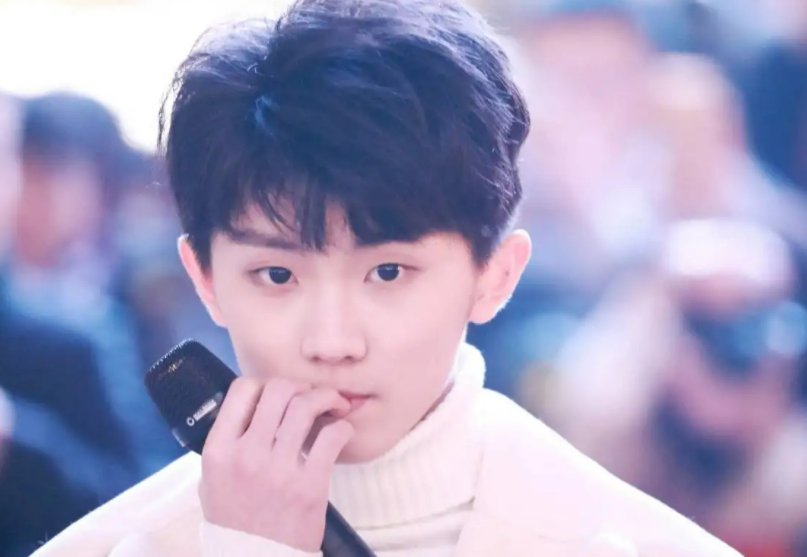 马嘉祺哥哥长啥样