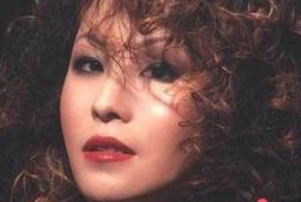 歌手罗琦是怎么瞎的