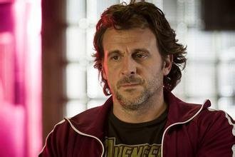 一部电影讲的是一个父亲好几百个孩子