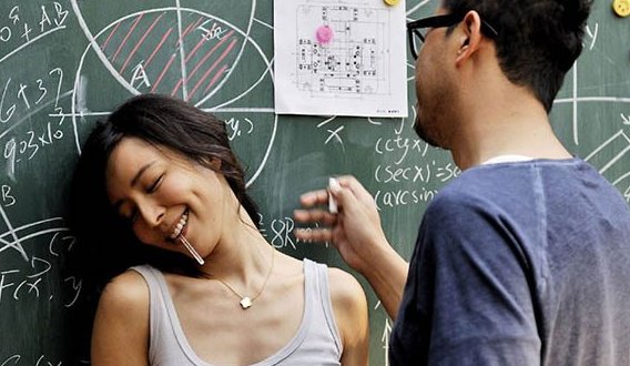 张静初是奉子成婚的吗？