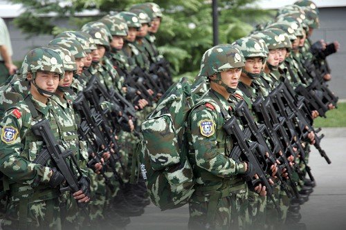 雪豹突击队的单兵装备多重