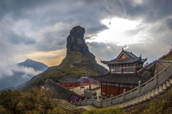 梵净山上面可以住宿吗