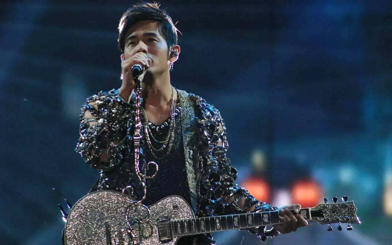 在娱乐圈内，很多明星非常有才，其中周杰伦、权志龙谁更有才？为什么？