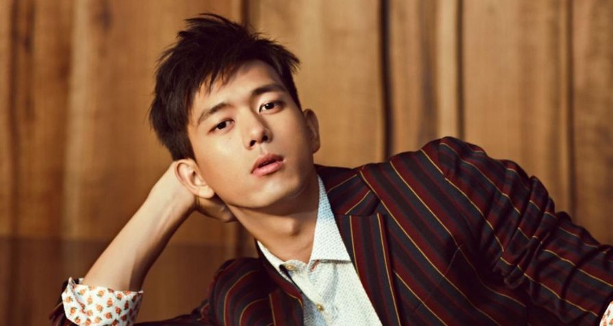 《剩下的11个》中，李现一人分饰三角，你觉得他的演技如何？