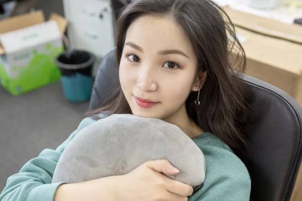 男女交往，女生如果经常和你聊哪些话题，证明他已经爱深了你了？