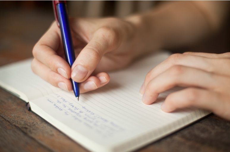 《弟弟为什么这样看我》作文怎么写？