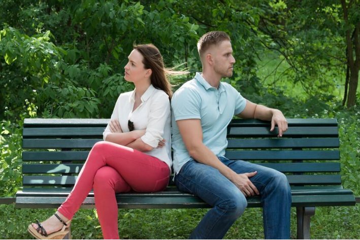 嫌多音字组词和拼音