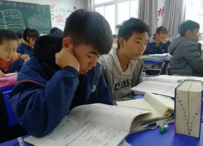 吃一堑长一智的拼音