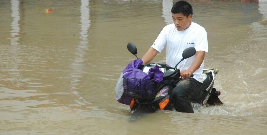 河南10个市县5天降了一年的雨，为何雨水天气会集中在这5天？