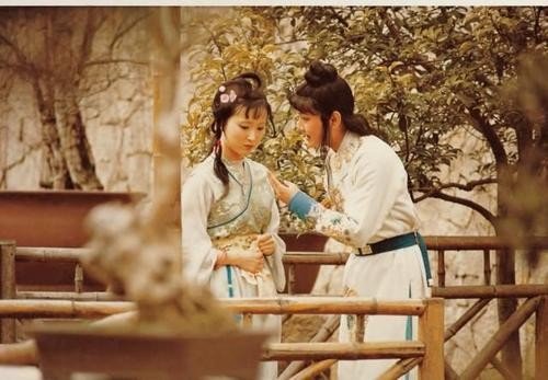 干柴烈火相近的词有哪些？