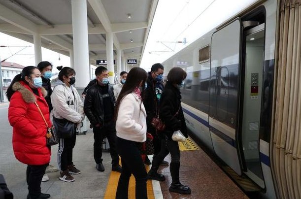 2022年春运期间，被打工人的春运破防瞬间，他们的心声是否值得被聆听？