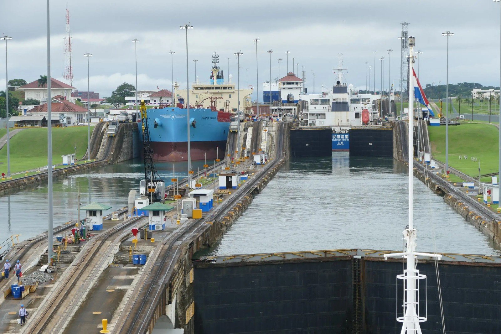 巴拿马运河属于哪个国