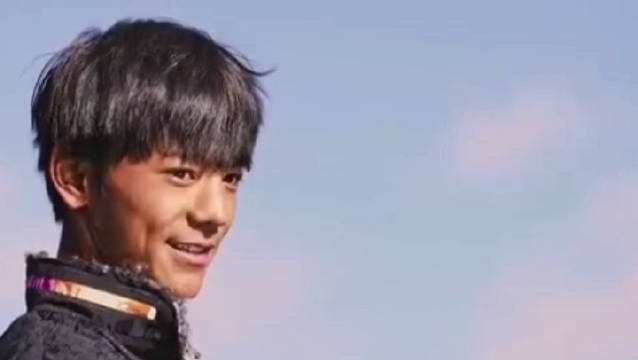 丁真开直播美艳过度成了“阴兵”，你怎么看艺人直播过度美颜？