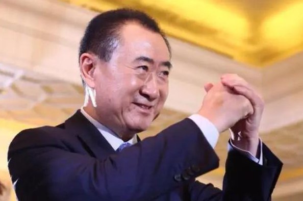 王健林全面退出海外投资，这释放了什么信号？