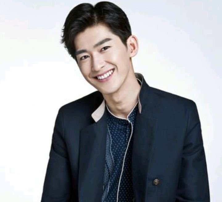 张翰眼睛满脸怎么回事？