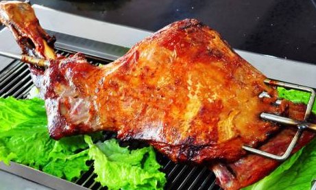 烤羊腿的炉子是什么呢?