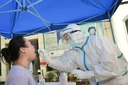 江苏泰州发现1例阳性样本，判定密接者5人，密接者需要自行隔离吗？