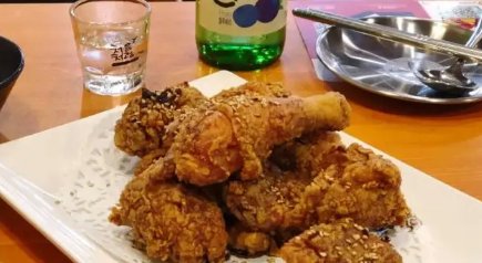 韩国炸鸡涨价一只卖到百元，涨价后的炸鸡还有人买吗？