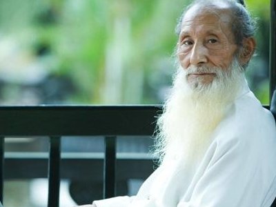 世界第二长寿老人战胜新冠，长寿的秘诀是什么？