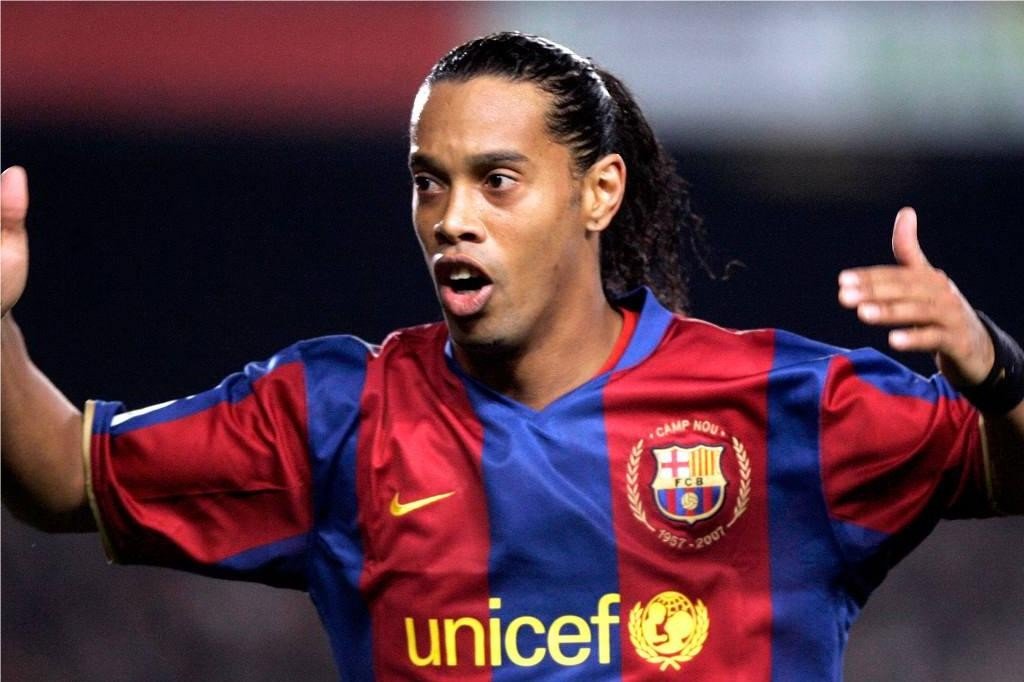 罗纳尔迪尼奥为什么退役