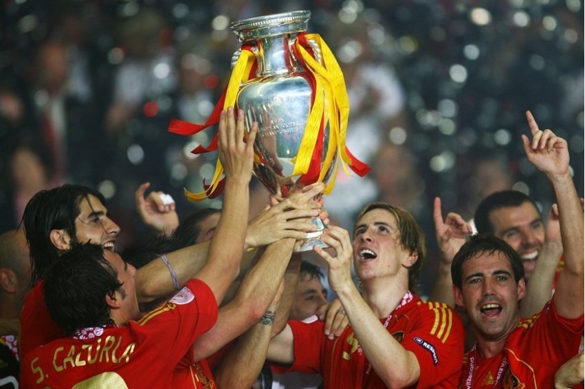 欧洲杯几年举办一次?