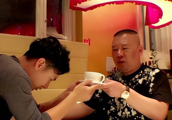 曾是爆火主持,被郭德纲收为徒弟,如今沦为路人,欧弟犯了什么圈内大忌?