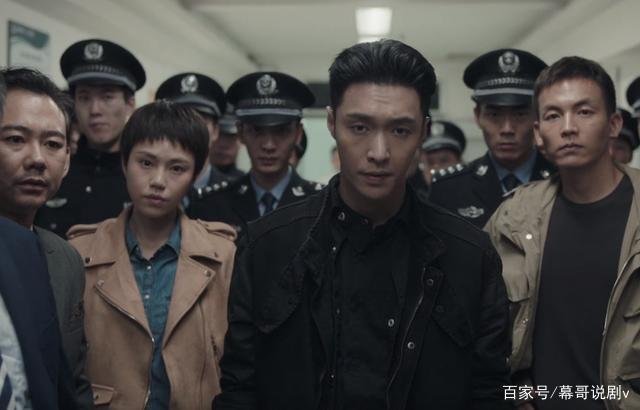 在《扫黑风暴》中，徐英子咬桌角寓意着什么？