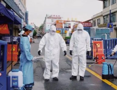 深圳通知居家办公，打工人连夜搬电脑，疫情下的打工人有多难？