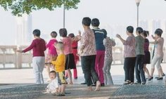 节电专家建议城里人学农民不熬夜少跳广场舞，此说法是否有些脱离时代？