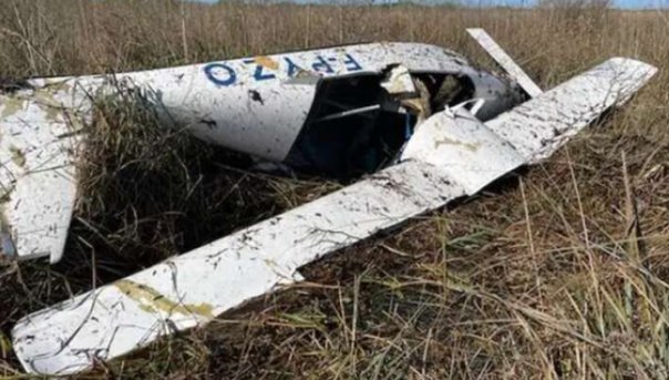 法国飞行员在空中突发心脏病，女乘客成功接管着陆，她是否有飞行经验？