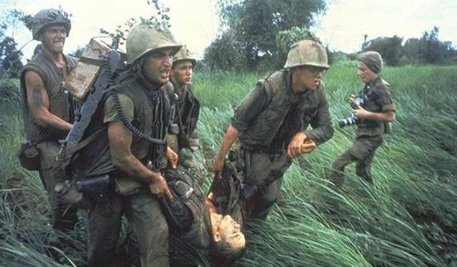 越南丛林战争，为什么美国不直接放火烧山呢？