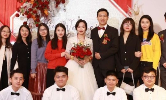 《百年好合》周启深做了什么?