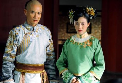 深宫谍影中杀害以丹格格的凶手是谁