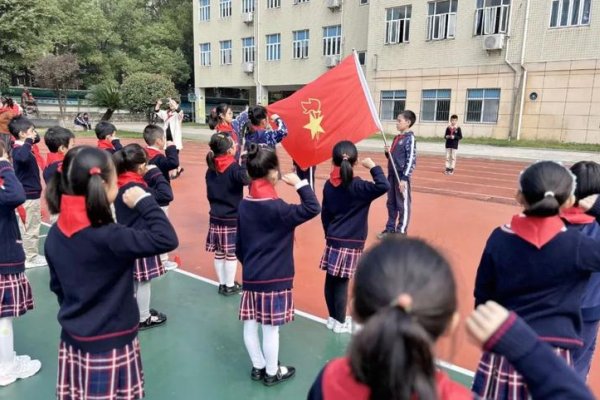 当代中国少年儿童既是实现第几个百年