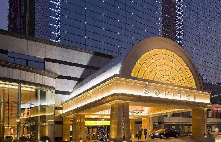 哈尔滨一酒店违建6层变9层，这违建是否应该被拆除？