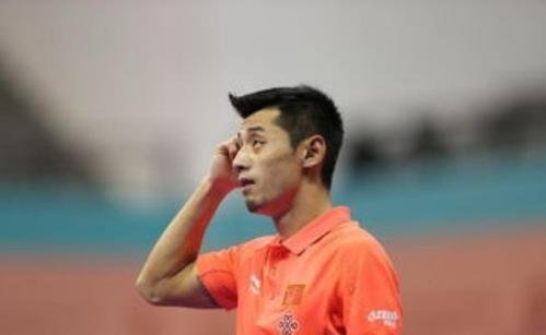 沙雕！张继科不信邪去踩井盖两次掉下去，你有过踩井盖的经历吗？